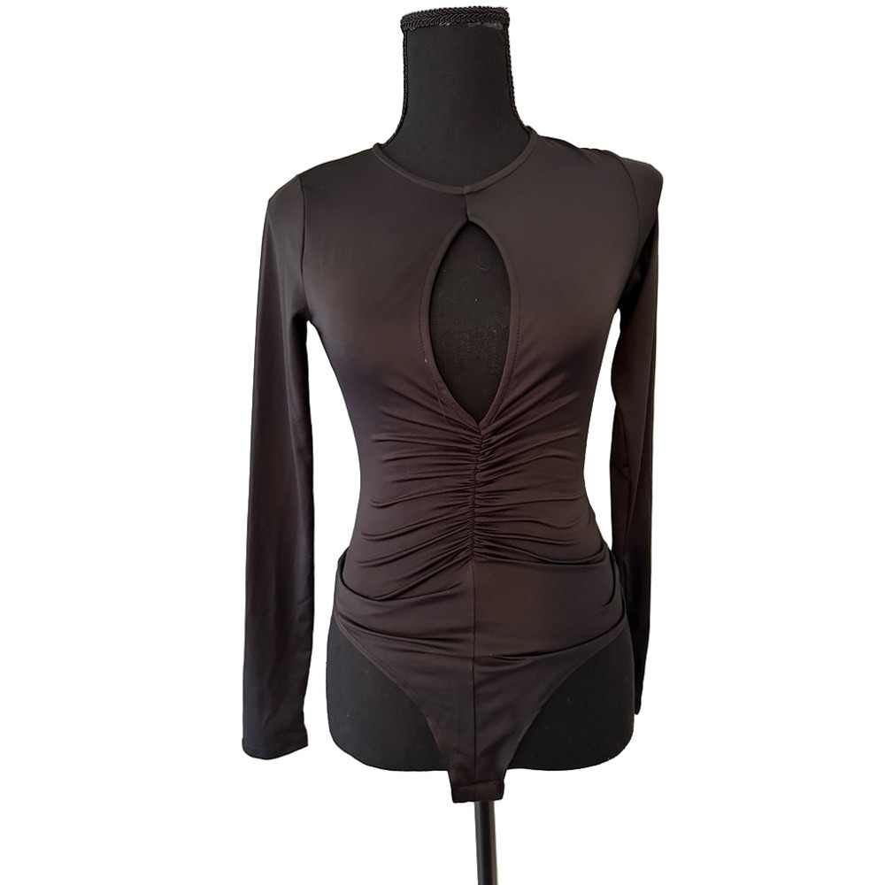 NWT BLACK LONG SLEEVE RUNCHED BODYSUIT WITH CENTER KEY HOLE